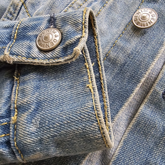 Y2K Denim Jacket - Picture 4 of 6